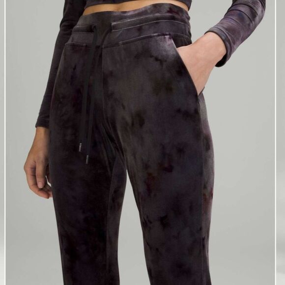 LULULEMON | Ready to Crush Full Length Velour Jogger Pants Women’s Size 4 - Picture 3 of 14